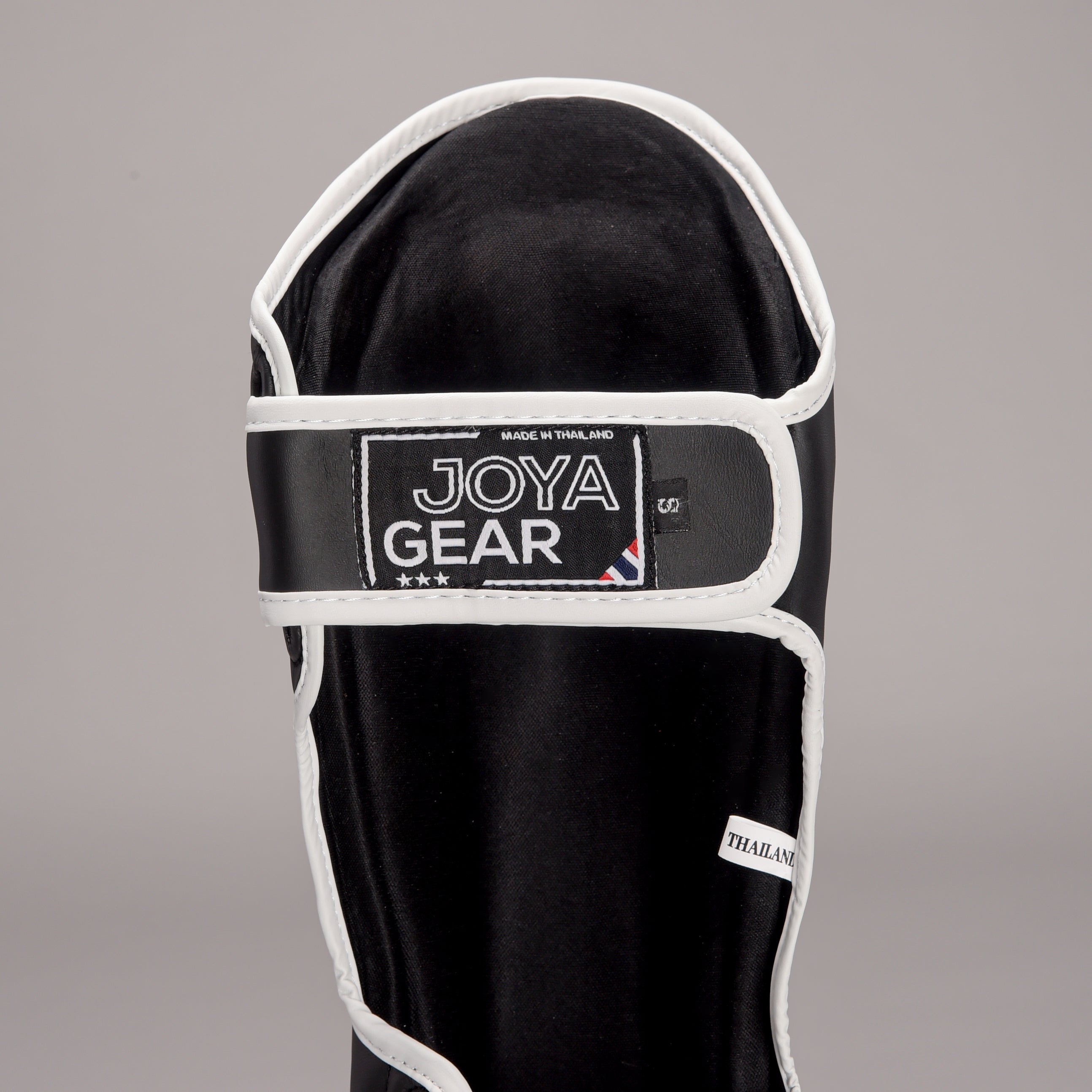 Joya Strike Scheenbeschermers -Zwart/Wit