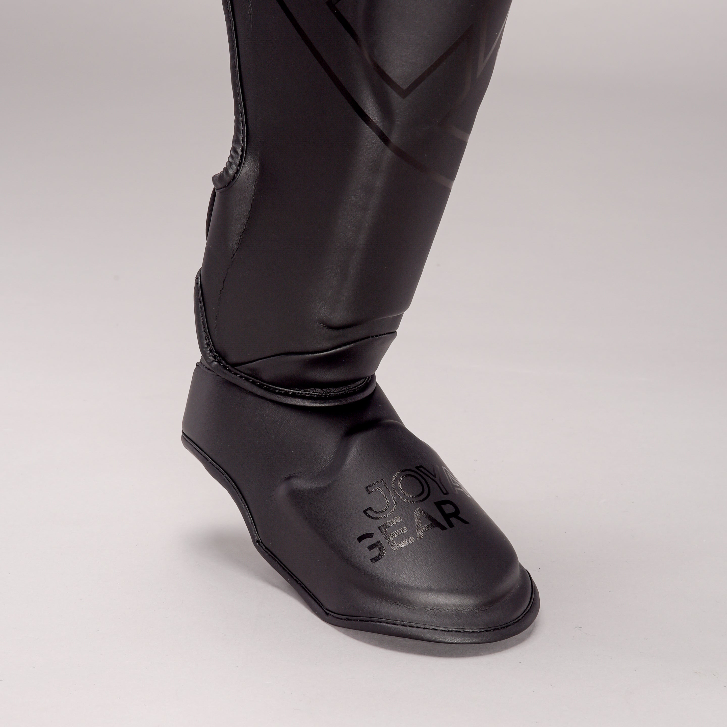 Joya Strike Scheenbeschermers -Zwart/Zwart