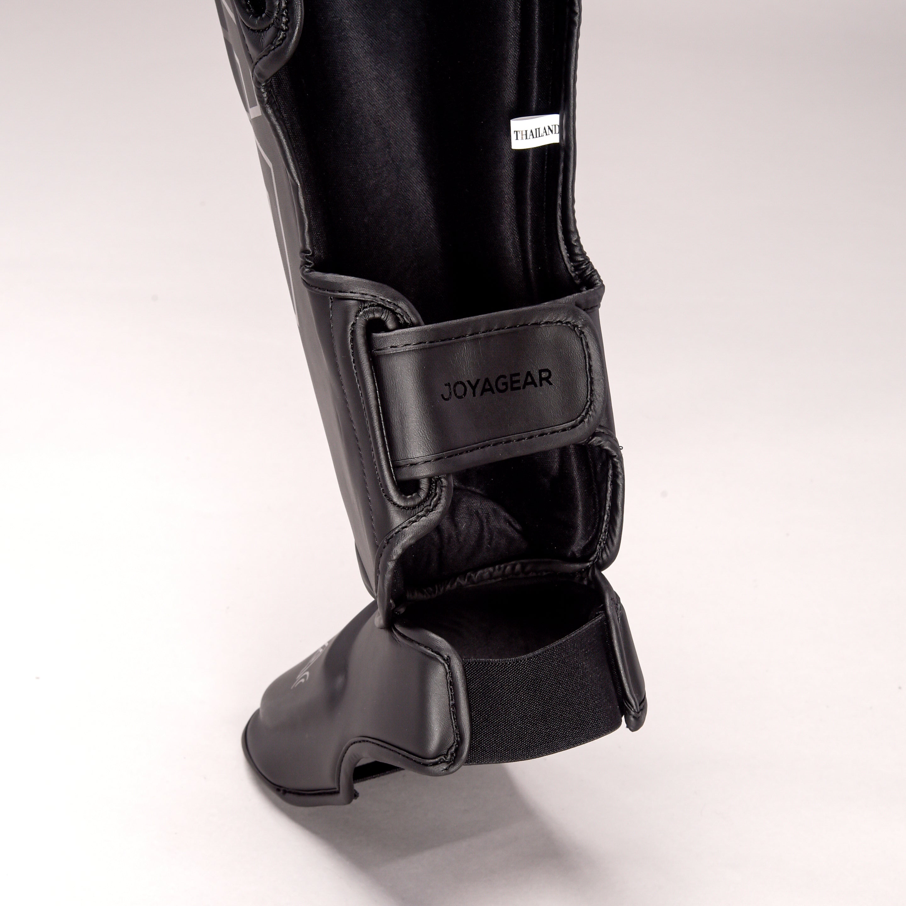 Joya Strike Scheenbeschermers -Zwart/Zwart