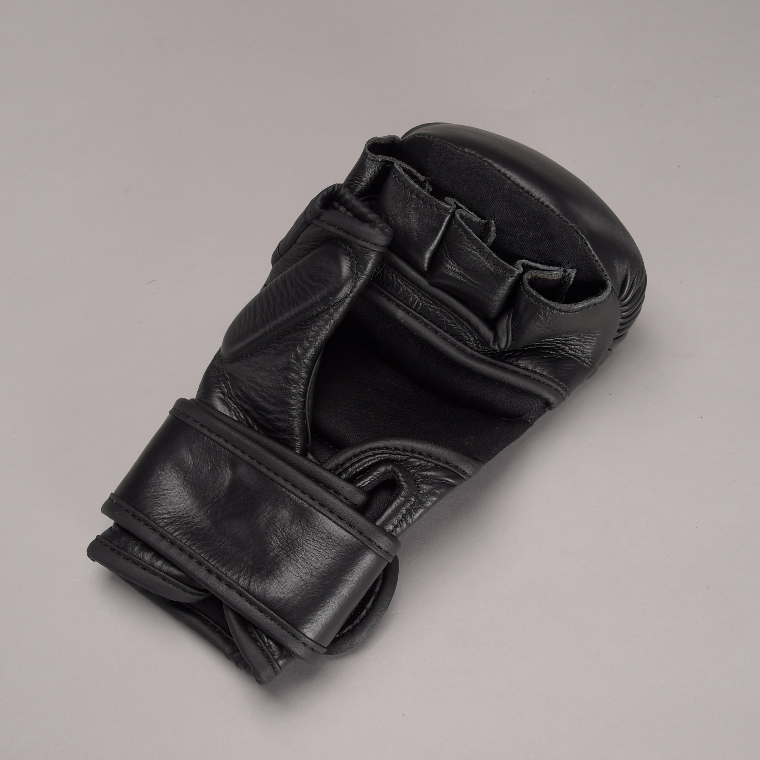 Joyagear Strike Thailand MMA Sparring Handschoenen Zwart/Zwart