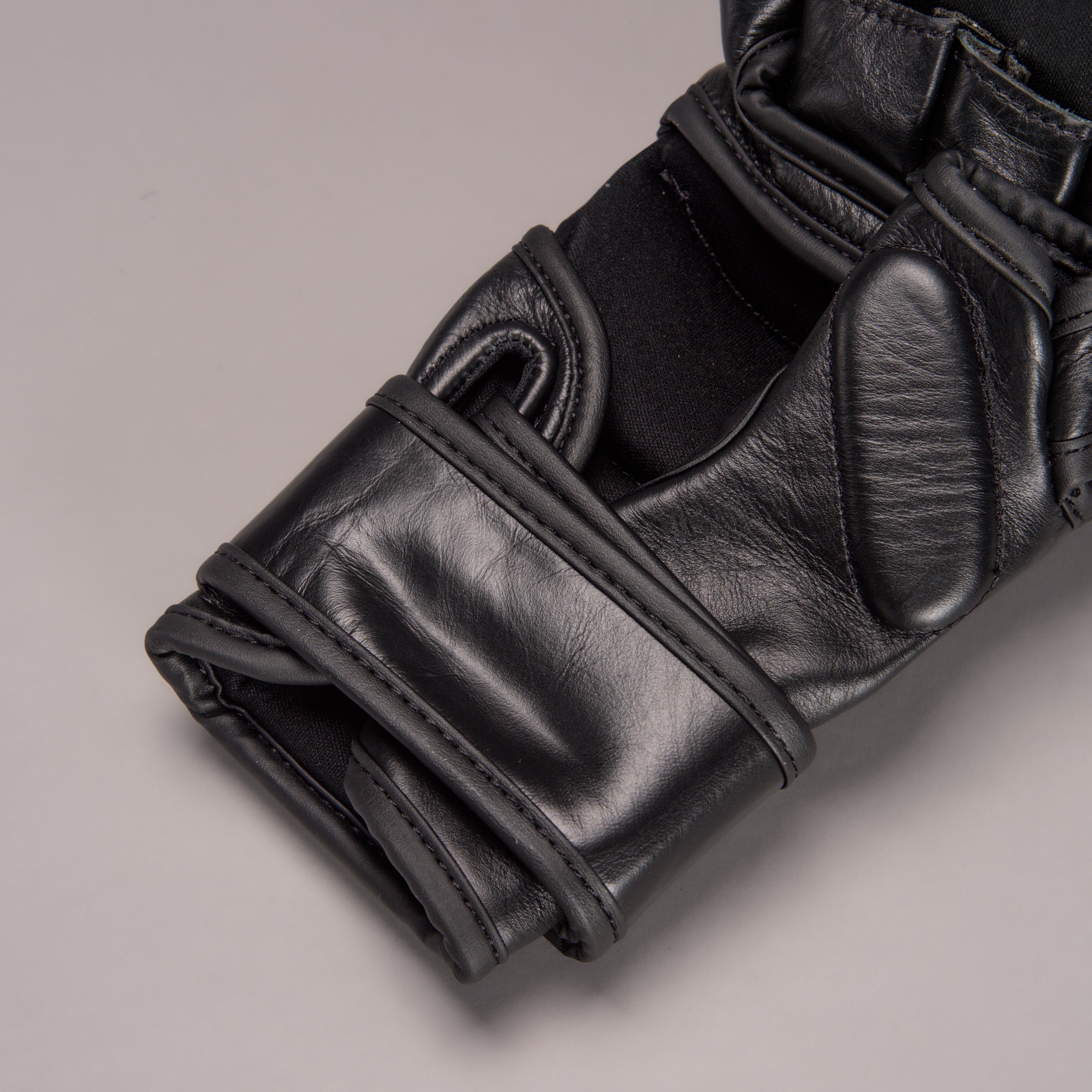 Joyagear Strike Thailand MMA Sparring Handschoenen Zwart/Zwart