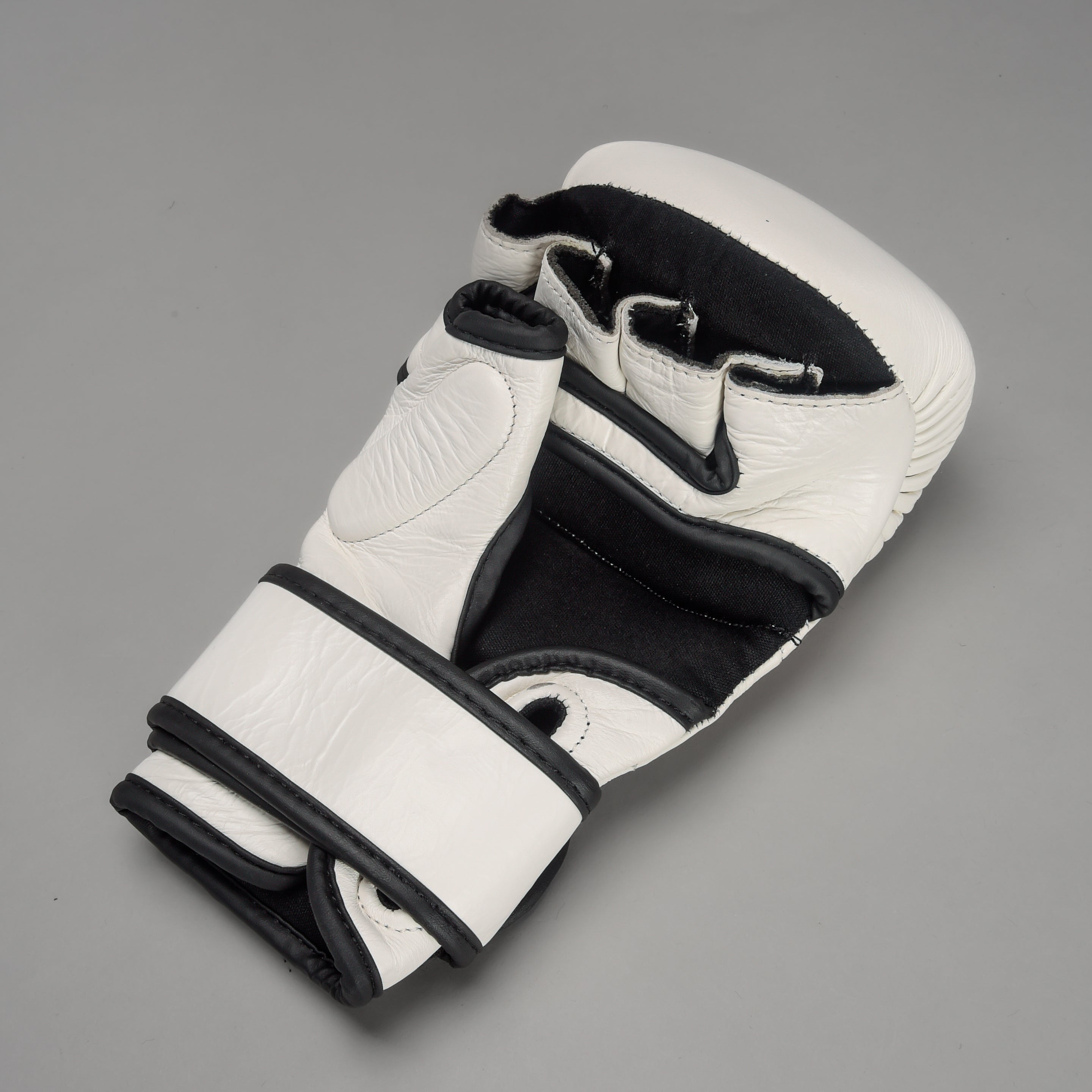 Joyagear Strike Thailand MMA Sparring Handschoenen Wit