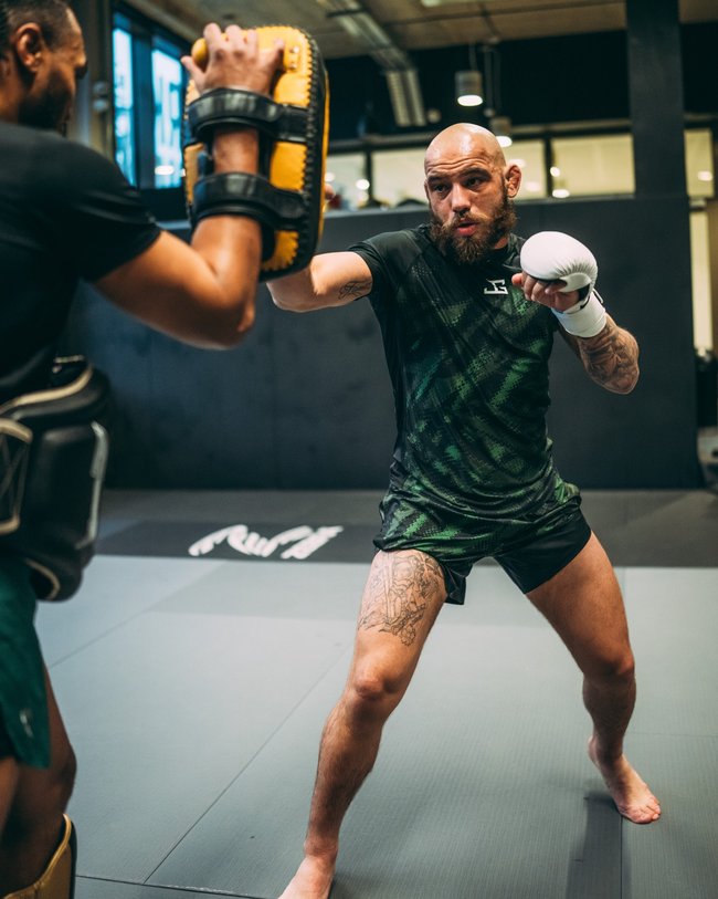 Wat leer je  bij een MMA-seminar van een professionele vechter