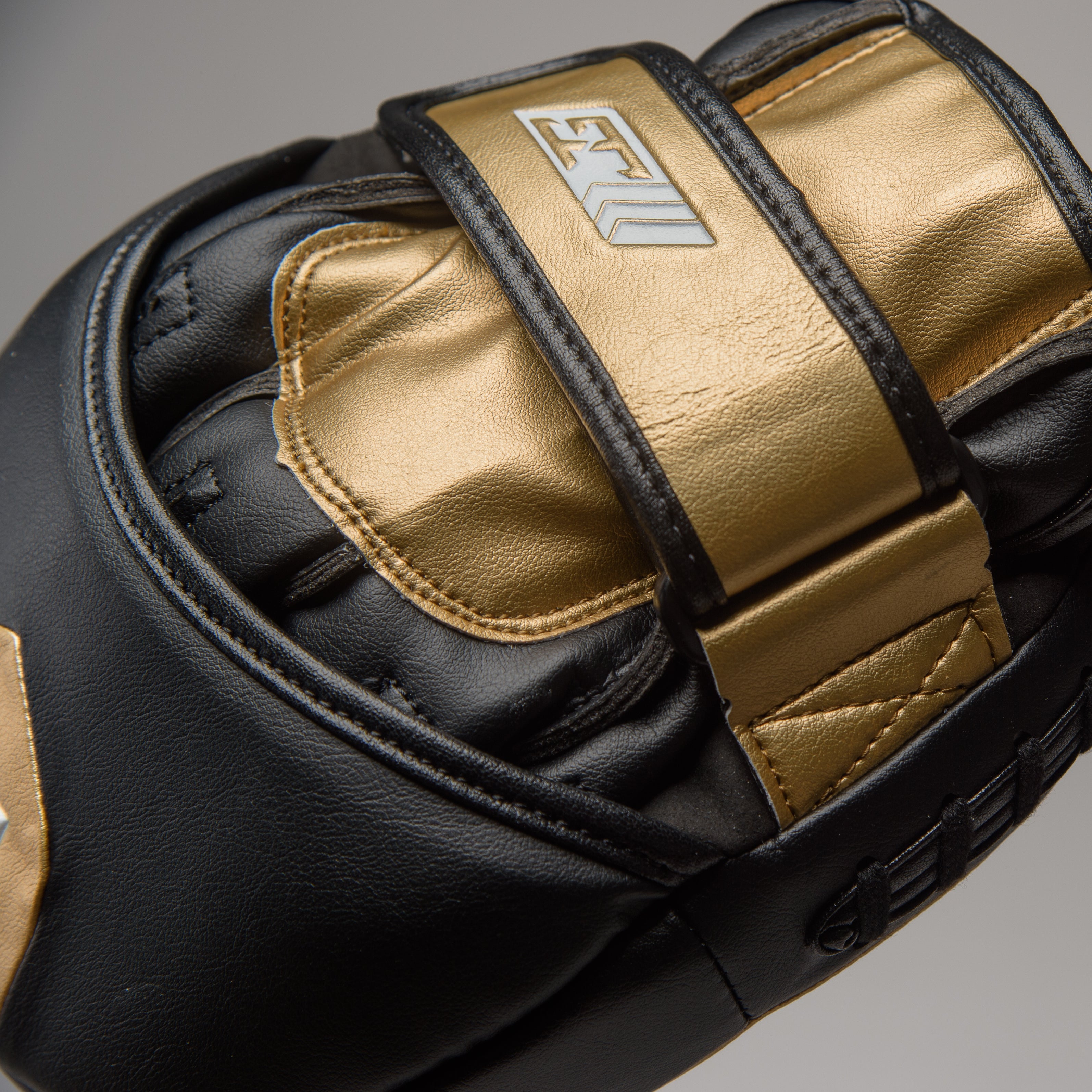 Joyagear Performance CM100 Punching Mitts Black/Gold