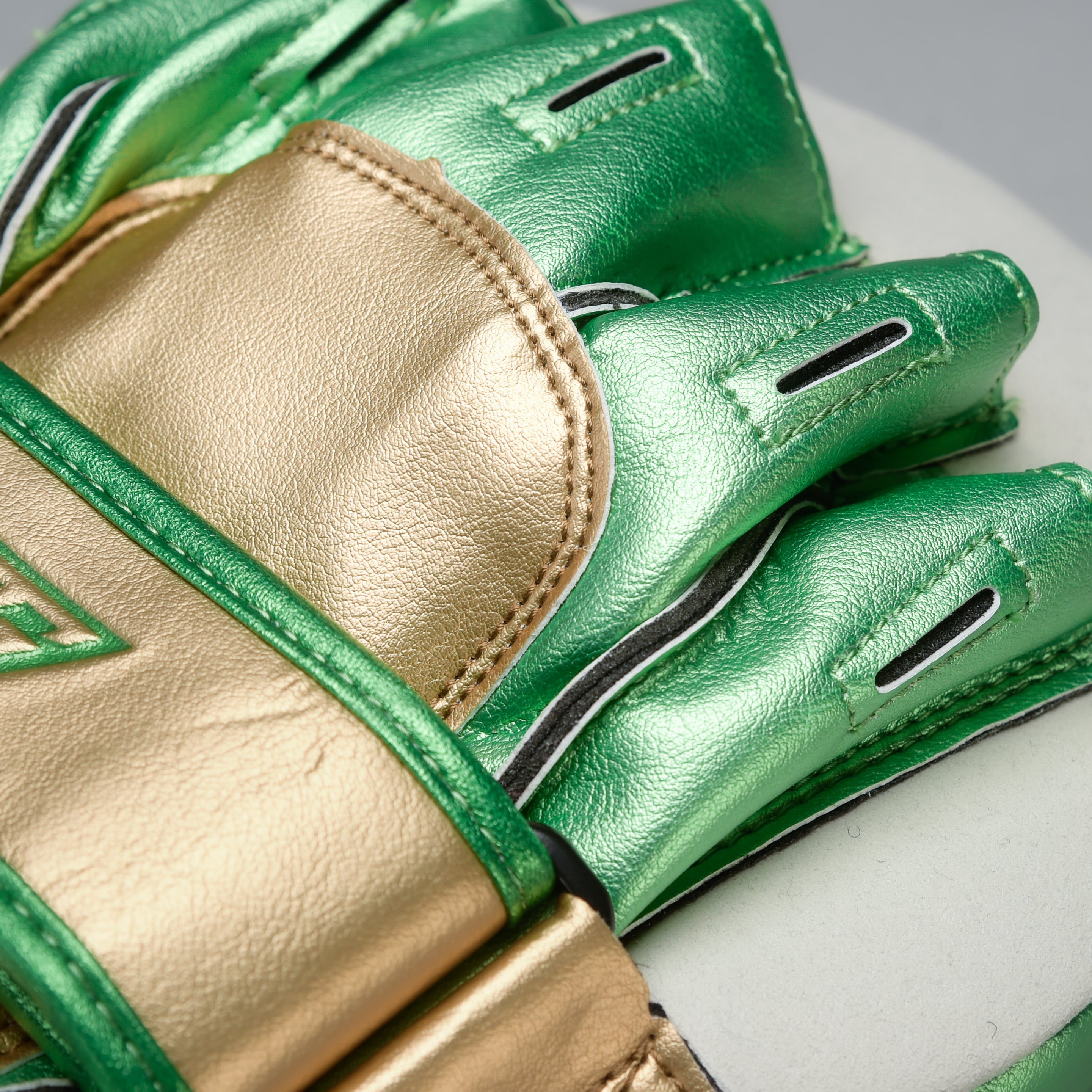 Joyagear Performance CM200 Punching Mitts Green/Gold