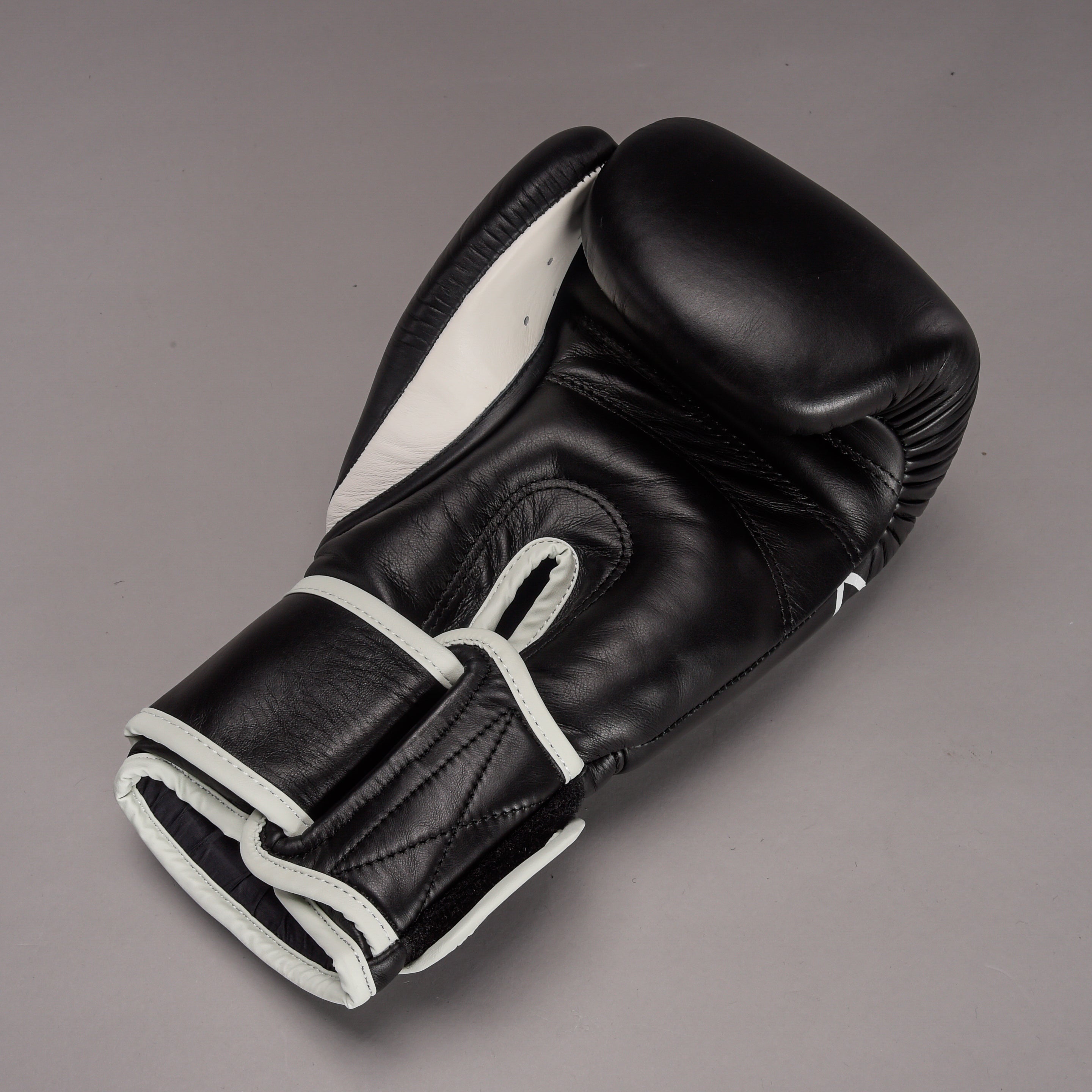 Joya Strike (Kick)boxing Gloves - Black