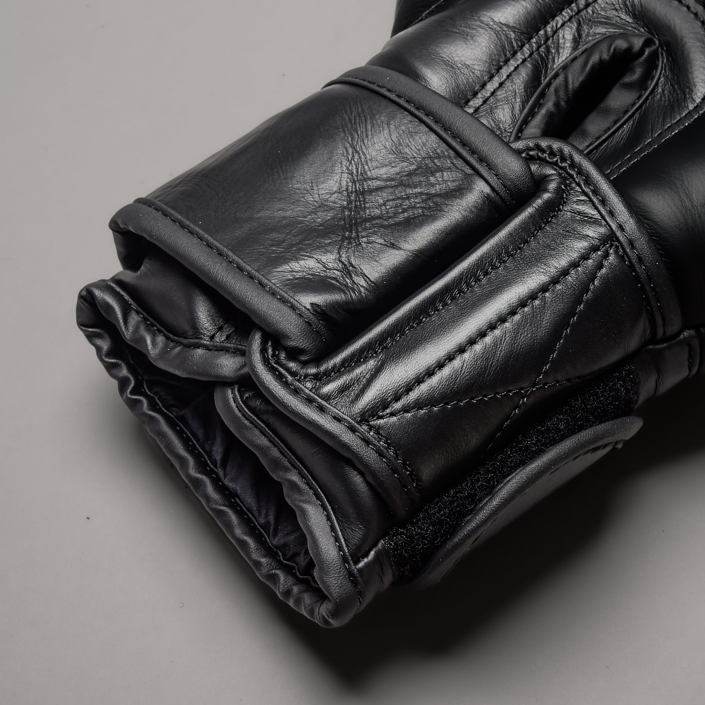 Joya Strike (Kick) Boxing Gloves - Black/Black