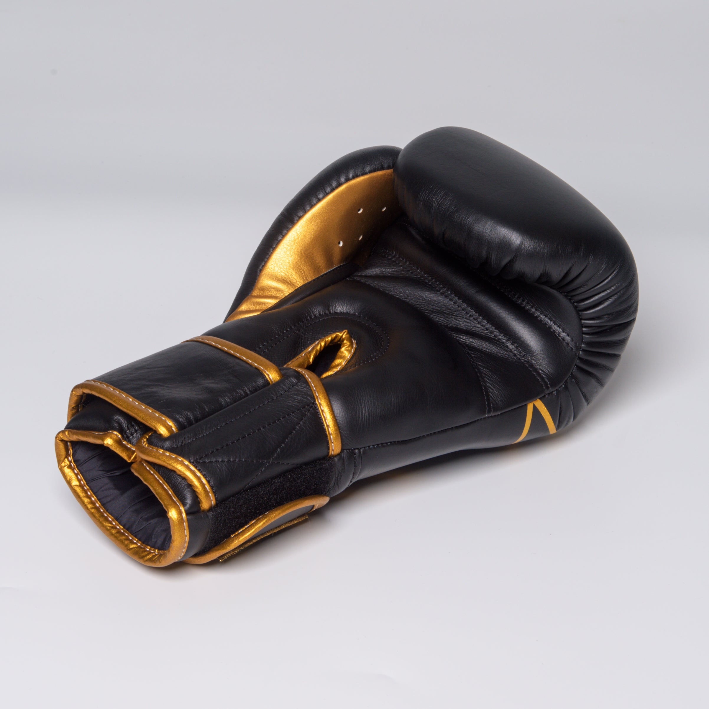 Joya Strike (Kick) Bokshandschoenen - Zwart/Goud